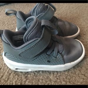 Boys toddler size 7 Jordan sneakers